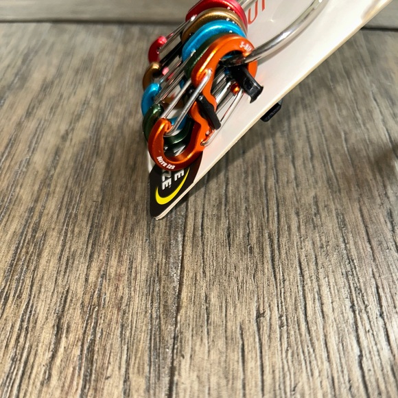 🆕⚒️Nite Ize Aluminum Keyring Locker S-Biner - Carabiner Keychain - multicolored - Picture 4 of 16